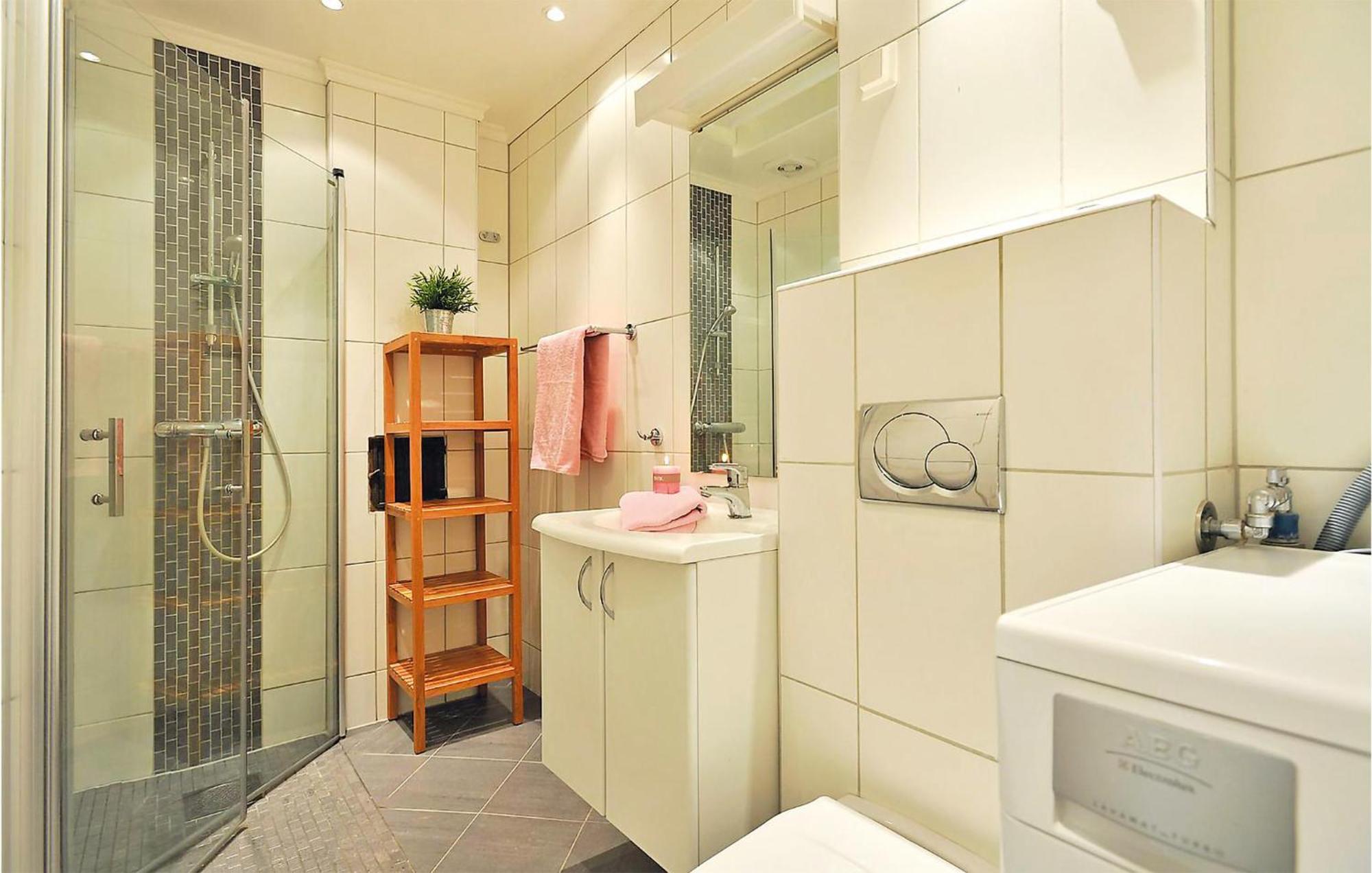 Cozy Apartment In Straumsgrend With Kitchen Bergen Esterno foto